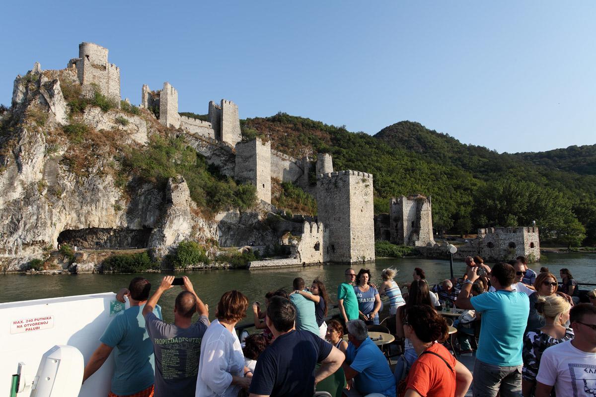 Golden Danube Bed & Breakfast Veliko Gradiste Ngoại thất bức ảnh